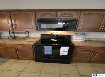 Maxwell Court, Vine Grove, Kentucky 40175, ,3 BathroomsBathrooms,For Sale,Maxwell Court,HK24003276 Maxwell Court, Vine Grove, Kentucky 40175, ,3 BathroomsBathrooms,For Sale,Maxwell Court,HK24003276