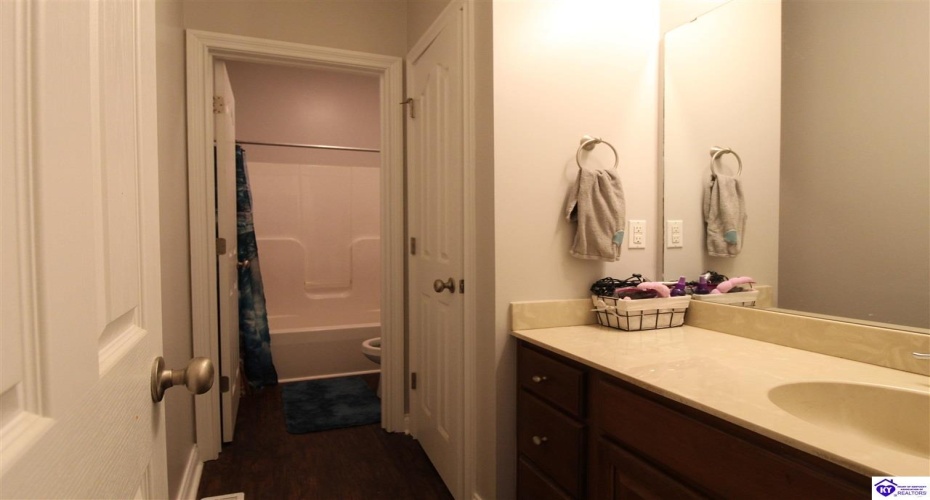 Maxwell Court, Vine Grove, Kentucky 40175, ,3 BathroomsBathrooms,For Sale,Maxwell Court,HK24003276 Maxwell Court, Vine Grove, Kentucky 40175, ,3 BathroomsBathrooms,For Sale,Maxwell Court,HK24003276