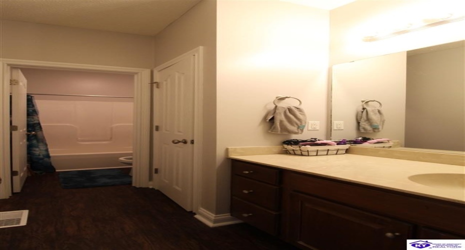 Maxwell Court, Vine Grove, Kentucky 40175, ,3 BathroomsBathrooms,For Sale,Maxwell Court,HK24003276 Maxwell Court, Vine Grove, Kentucky 40175, ,3 BathroomsBathrooms,For Sale,Maxwell Court,HK24003276