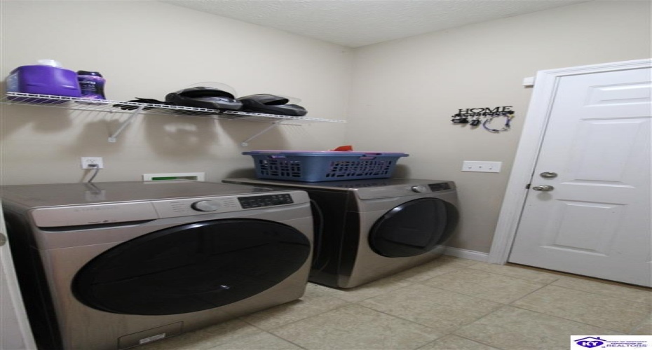 Maxwell Court, Vine Grove, Kentucky 40175, ,3 BathroomsBathrooms,For Sale,Maxwell Court,HK24003276 Maxwell Court, Vine Grove, Kentucky 40175, ,3 BathroomsBathrooms,For Sale,Maxwell Court,HK24003276