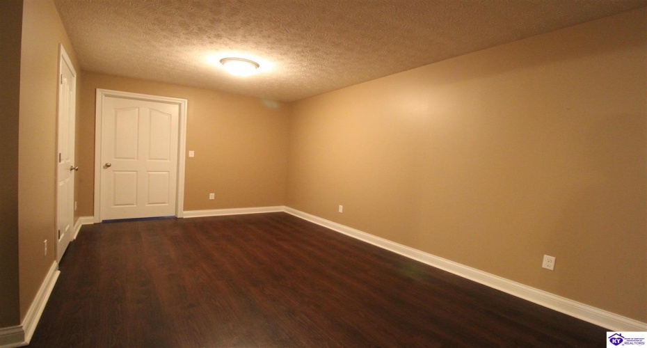 Maxwell Court, Vine Grove, Kentucky 40175, ,3 BathroomsBathrooms,For Sale,Maxwell Court,HK24003276 Maxwell Court, Vine Grove, Kentucky 40175, ,3 BathroomsBathrooms,For Sale,Maxwell Court,HK24003276