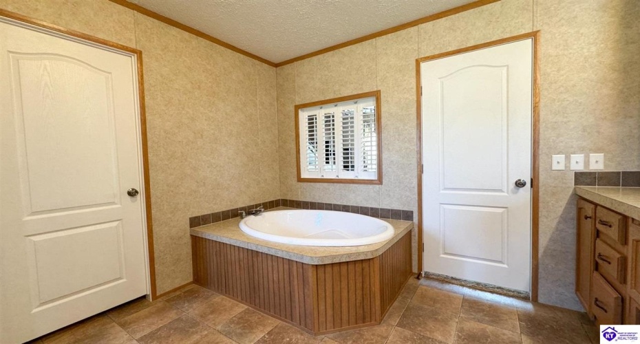 Joe Kerr Road, Campbellsville, Kentucky 42718, ,2 BathroomsBathrooms,For Sale,Joe Kerr Road,HK24003277 Joe Kerr Road, Campbellsville, Kentucky 42718, ,2 BathroomsBathrooms,For Sale,Joe Kerr Road,HK24003277