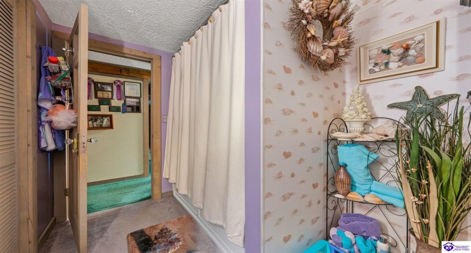 Harper Cemetery Road, Munfordville, Kentucky 42765, ,2 BathroomsBathrooms,For Sale,Harper Cemetery Road,HK24002095 Harper Cemetery Road, Munfordville, Kentucky 42765, ,2 BathroomsBathrooms,For Sale,Harper Cemetery Road,HK24002095