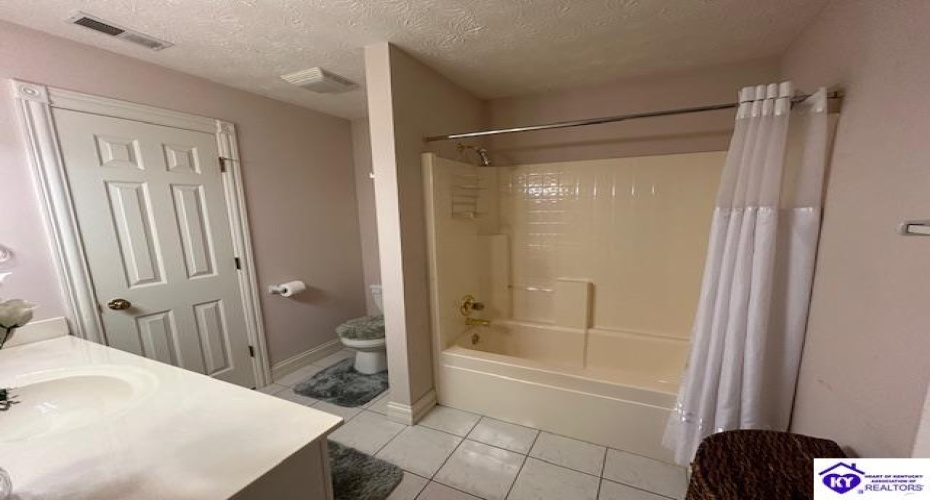 Wesley Drive, Campbellsville, Kentucky 42718, ,4 BathroomsBathrooms,For Sale,Wesley Drive,HK24003287 Wesley Drive, Campbellsville, Kentucky 42718, ,4 BathroomsBathrooms,For Sale,Wesley Drive,HK24003287