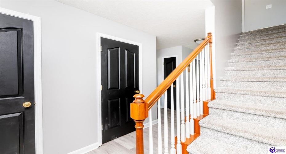 Emmaus Circle, Elizabethtown, Kentucky 42701, ,4 BathroomsBathrooms,For Sale,Emmaus Circle,HK24003301