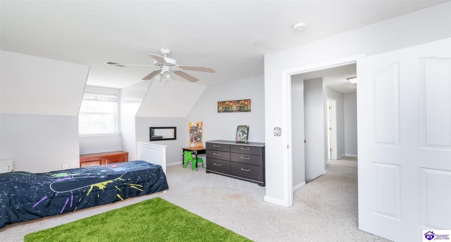 Emmaus Circle, Elizabethtown, Kentucky 42701, ,4 BathroomsBathrooms,For Sale,Emmaus Circle,HK24003301