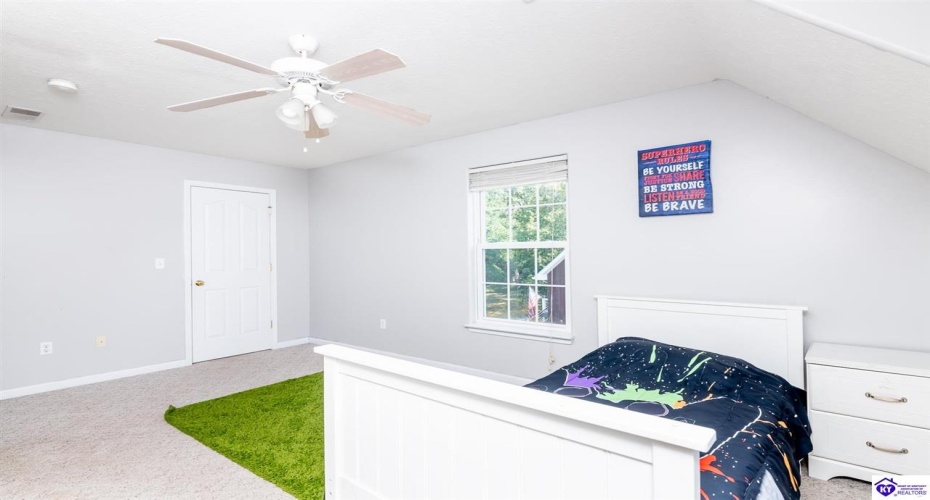 Emmaus Circle, Elizabethtown, Kentucky 42701, ,4 BathroomsBathrooms,For Sale,Emmaus Circle,HK24003301