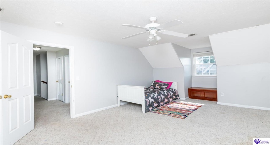 Emmaus Circle, Elizabethtown, Kentucky 42701, ,4 BathroomsBathrooms,For Sale,Emmaus Circle,HK24003301