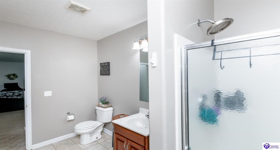 Emmaus Circle, Elizabethtown, Kentucky 42701, ,4 BathroomsBathrooms,For Sale,Emmaus Circle,HK24003301