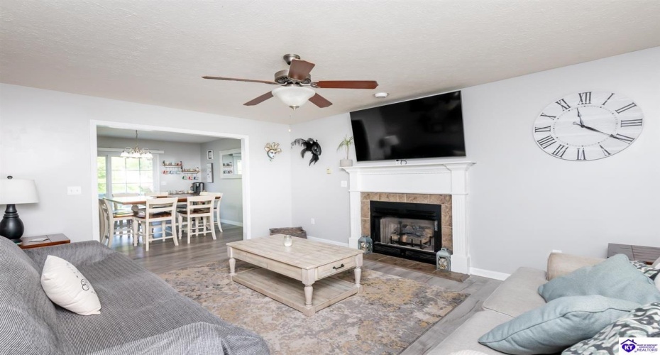 Emmaus Circle, Elizabethtown, Kentucky 42701, ,4 BathroomsBathrooms,For Sale,Emmaus Circle,HK24003301