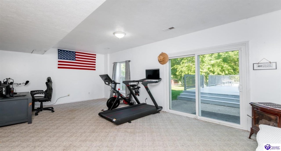 Emmaus Circle, Elizabethtown, Kentucky 42701, ,4 BathroomsBathrooms,For Sale,Emmaus Circle,HK24003301