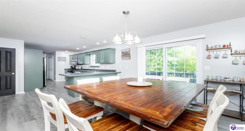 Emmaus Circle, Elizabethtown, Kentucky 42701, ,4 BathroomsBathrooms,For Sale,Emmaus Circle,HK24003301