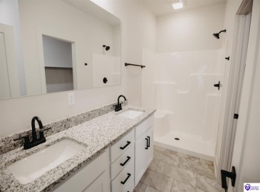 Henry Street, Elizabethtown, Kentucky 42701, ,3 BathroomsBathrooms,For Sale,Henry Street,HK24003303 Henry Street, Elizabethtown, Kentucky 42701, ,3 BathroomsBathrooms,For Sale,Henry Street,HK24003303