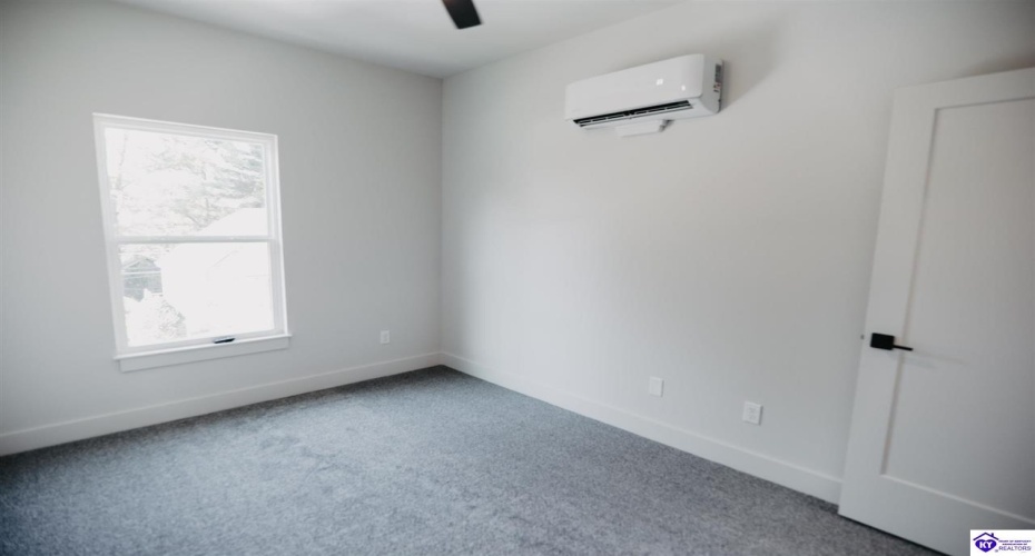 Henry Street, Elizabethtown, Kentucky 42701, ,3 BathroomsBathrooms,For Sale,Henry Street,HK24003303 Henry Street, Elizabethtown, Kentucky 42701, ,3 BathroomsBathrooms,For Sale,Henry Street,HK24003303