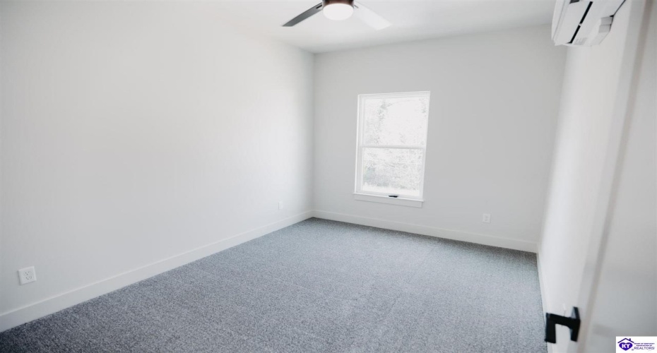 Henry Street, Elizabethtown, Kentucky 42701, ,3 BathroomsBathrooms,For Sale,Henry Street,HK24003303 Henry Street, Elizabethtown, Kentucky 42701, ,3 BathroomsBathrooms,For Sale,Henry Street,HK24003303