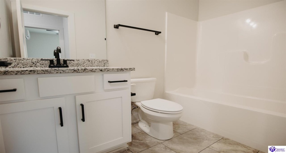 Henry Street, Elizabethtown, Kentucky 42701, ,3 BathroomsBathrooms,For Sale,Henry Street,HK24003303 Henry Street, Elizabethtown, Kentucky 42701, ,3 BathroomsBathrooms,For Sale,Henry Street,HK24003303
