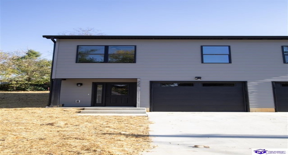 Henry Street, Elizabethtown, Kentucky 42701, ,3 BathroomsBathrooms,For Sale,Henry Street,HK24003303 Henry Street, Elizabethtown, Kentucky 42701, ,3 BathroomsBathrooms,For Sale,Henry Street,HK24003303