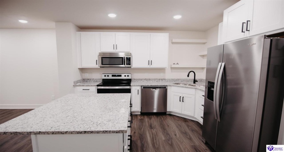 Henry Street, Elizabethtown, Kentucky 42701, ,3 BathroomsBathrooms,For Sale,Henry Street,HK24003303 Henry Street, Elizabethtown, Kentucky 42701, ,3 BathroomsBathrooms,For Sale,Henry Street,HK24003303