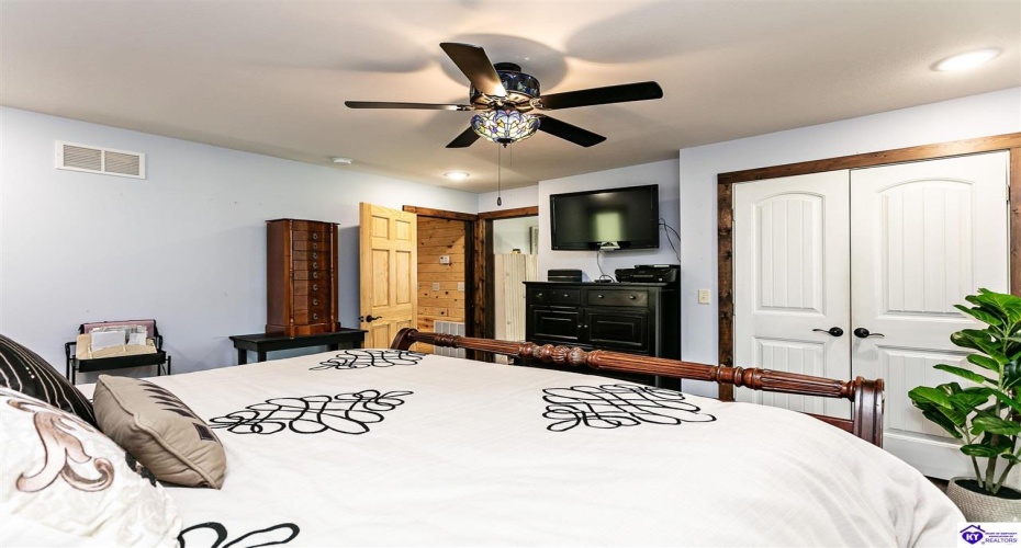 Partridge Way, Elizabethtown, Kentucky 42701, ,2 BathroomsBathrooms,For Sale,Partridge Way,HK24003304