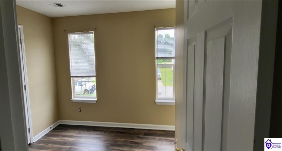 Haley Avenue, Shepherdsville, Kentucky 40165, ,2 BathroomsBathrooms,For Sale,Haley Avenue,HK24003163 Haley Avenue, Shepherdsville, Kentucky 40165, ,2 BathroomsBathrooms,For Sale,Haley Avenue,HK24003163