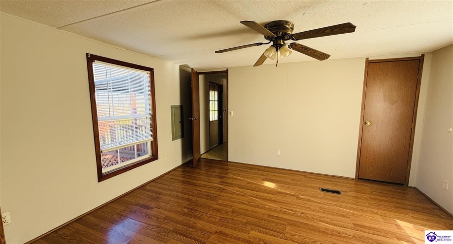 Blowing Springs Road, Greensburg, Kentucky 42743, ,2 BathroomsBathrooms,For Sale,Blowing Springs Road,HK24003324 Blowing Springs Road, Greensburg, Kentucky 42743, ,2 BathroomsBathrooms,For Sale,Blowing Springs Road,HK24003324