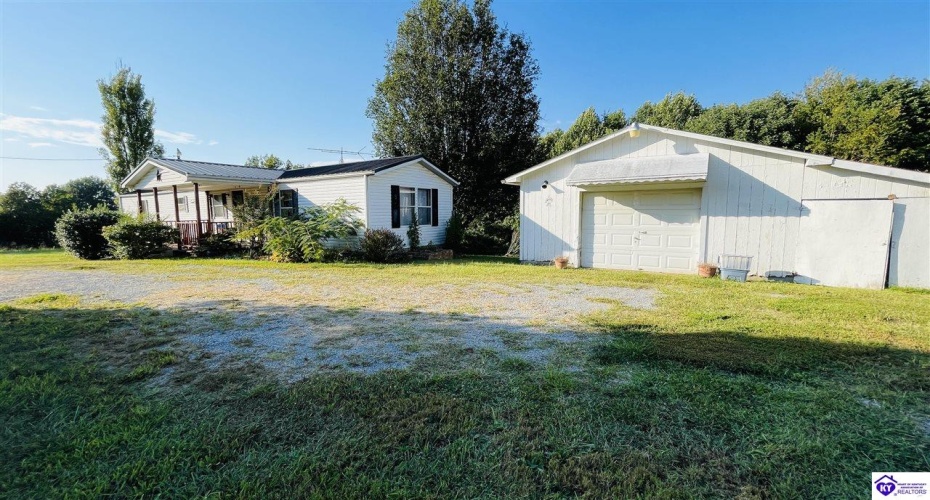 Blowing Springs Road, Greensburg, Kentucky 42743, ,2 BathroomsBathrooms,For Sale,Blowing Springs Road,HK24003324 Blowing Springs Road, Greensburg, Kentucky 42743, ,2 BathroomsBathrooms,For Sale,Blowing Springs Road,HK24003324