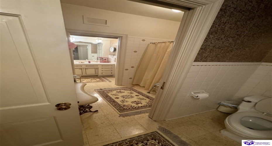 Oak Drive, Elizabethtown, Kentucky 42701, ,6 BathroomsBathrooms,For Sale,Oak Drive,HK24003329 Oak Drive, Elizabethtown, Kentucky 42701, ,6 BathroomsBathrooms,For Sale,Oak Drive,HK24003329