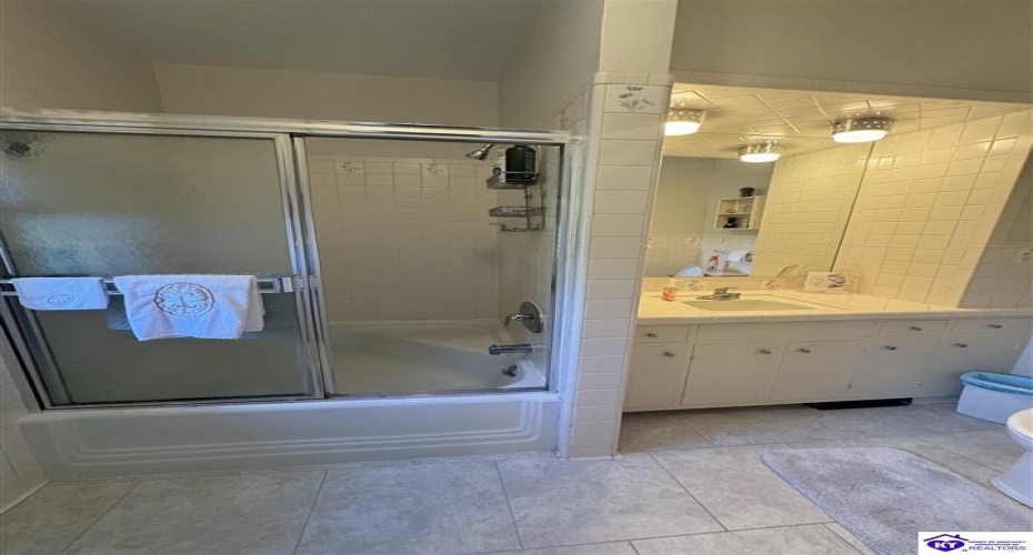 Oak Drive, Elizabethtown, Kentucky 42701, ,6 BathroomsBathrooms,For Sale,Oak Drive,HK24003329 Oak Drive, Elizabethtown, Kentucky 42701, ,6 BathroomsBathrooms,For Sale,Oak Drive,HK24003329