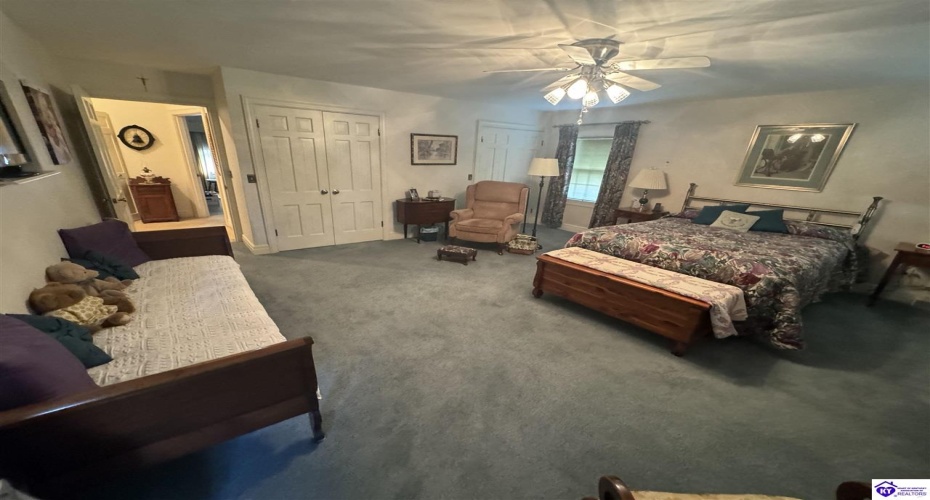 Oak Drive, Elizabethtown, Kentucky 42701, ,6 BathroomsBathrooms,For Sale,Oak Drive,HK24003329 Oak Drive, Elizabethtown, Kentucky 42701, ,6 BathroomsBathrooms,For Sale,Oak Drive,HK24003329