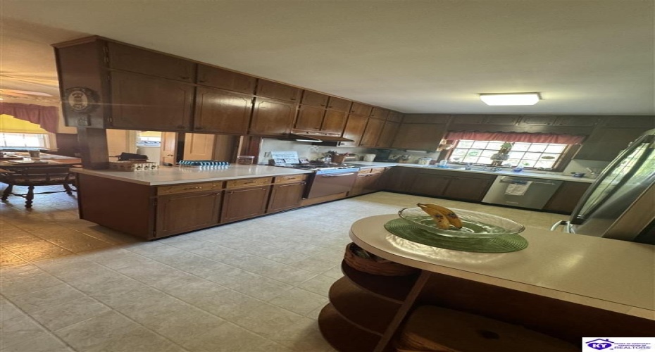 Oak Drive, Elizabethtown, Kentucky 42701, ,6 BathroomsBathrooms,For Sale,Oak Drive,HK24003329 Oak Drive, Elizabethtown, Kentucky 42701, ,6 BathroomsBathrooms,For Sale,Oak Drive,HK24003329