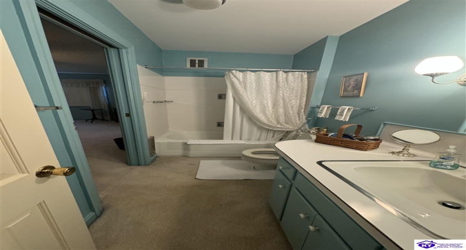 Oak Drive, Elizabethtown, Kentucky 42701, ,6 BathroomsBathrooms,For Sale,Oak Drive,HK24003329 Oak Drive, Elizabethtown, Kentucky 42701, ,6 BathroomsBathrooms,For Sale,Oak Drive,HK24003329