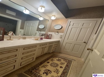 Oak Drive, Elizabethtown, Kentucky 42701, ,6 BathroomsBathrooms,For Sale,Oak Drive,HK24003329 Oak Drive, Elizabethtown, Kentucky 42701, ,6 BathroomsBathrooms,For Sale,Oak Drive,HK24003329