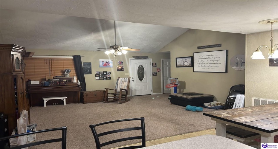 Damascus Way, Munfordville, Kentucky 42765, ,2 BathroomsBathrooms,For Sale,Damascus Way,HK24003339 Damascus Way, Munfordville, Kentucky 42765, ,2 BathroomsBathrooms,For Sale,Damascus Way,HK24003339