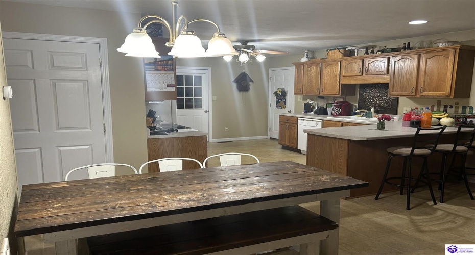 Damascus Way, Munfordville, Kentucky 42765, ,2 BathroomsBathrooms,For Sale,Damascus Way,HK24003339 Damascus Way, Munfordville, Kentucky 42765, ,2 BathroomsBathrooms,For Sale,Damascus Way,HK24003339