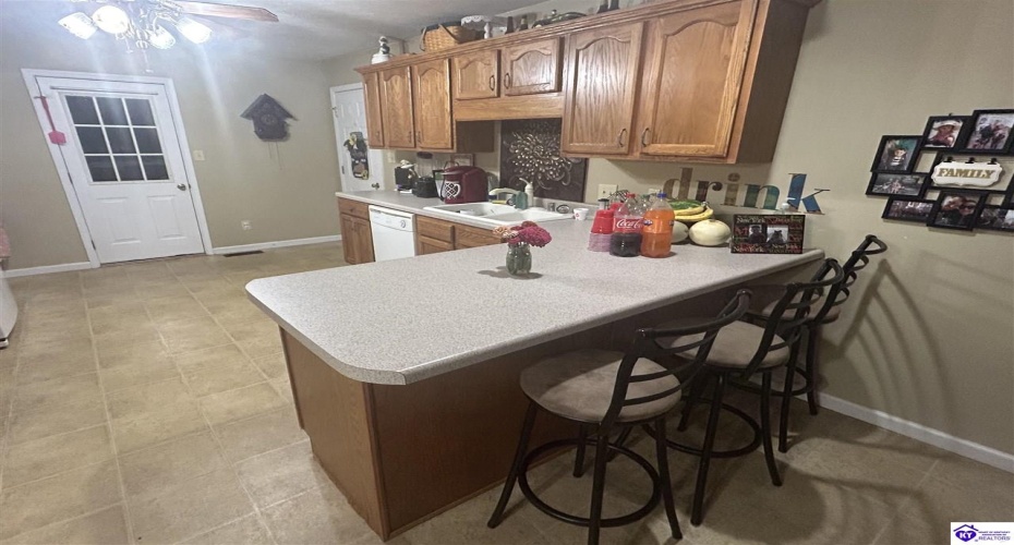 Damascus Way, Munfordville, Kentucky 42765, ,2 BathroomsBathrooms,For Sale,Damascus Way,HK24003339 Damascus Way, Munfordville, Kentucky 42765, ,2 BathroomsBathrooms,For Sale,Damascus Way,HK24003339