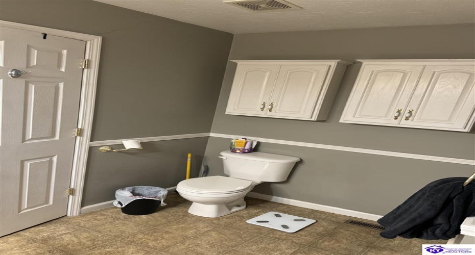 Damascus Way, Munfordville, Kentucky 42765, ,2 BathroomsBathrooms,For Sale,Damascus Way,HK24003339 Damascus Way, Munfordville, Kentucky 42765, ,2 BathroomsBathrooms,For Sale,Damascus Way,HK24003339