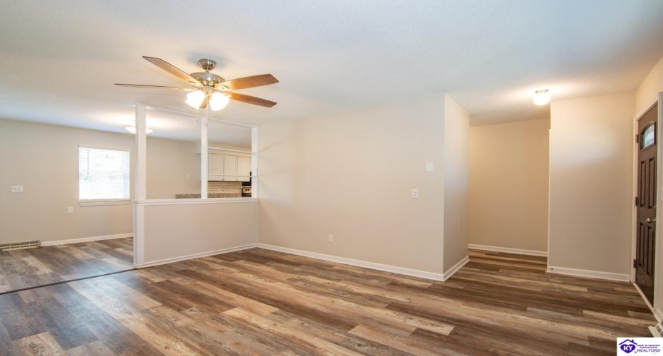 Oak Hill Drive, Elizabethtown, Kentucky 42701, ,2 BathroomsBathrooms,For Sale,Oak Hill Drive,HK24003346 Oak Hill Drive, Elizabethtown, Kentucky 42701, ,2 BathroomsBathrooms,For Sale,Oak Hill Drive,HK24003346