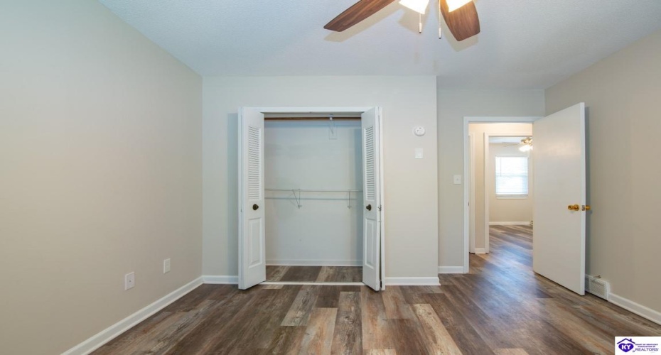 Oak Hill Drive, Elizabethtown, Kentucky 42701, ,2 BathroomsBathrooms,For Sale,Oak Hill Drive,HK24003346 Oak Hill Drive, Elizabethtown, Kentucky 42701, ,2 BathroomsBathrooms,For Sale,Oak Hill Drive,HK24003346