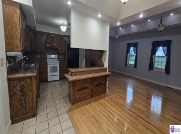 Summersville Road, Greensburg, Kentucky 42743, ,3 BathroomsBathrooms,For Sale,Summersville Road,HK24003356 Summersville Road, Greensburg, Kentucky 42743, ,3 BathroomsBathrooms,For Sale,Summersville Road,HK24003356