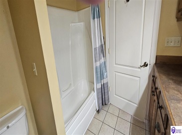 Summersville Road, Greensburg, Kentucky 42743, ,3 BathroomsBathrooms,For Sale,Summersville Road,HK24003356 Summersville Road, Greensburg, Kentucky 42743, ,3 BathroomsBathrooms,For Sale,Summersville Road,HK24003356