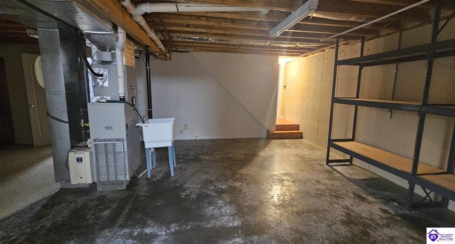 Summersville Road, Greensburg, Kentucky 42743, ,3 BathroomsBathrooms,For Sale,Summersville Road,HK24003356