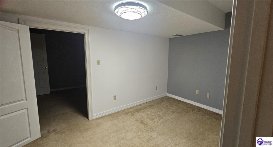 Summersville Road, Greensburg, Kentucky 42743, ,3 BathroomsBathrooms,For Sale,Summersville Road,HK24003356