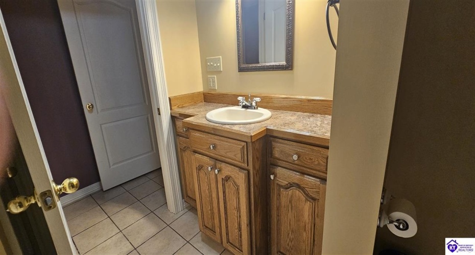 Summersville Road, Greensburg, Kentucky 42743, ,3 BathroomsBathrooms,For Sale,Summersville Road,HK24003356
