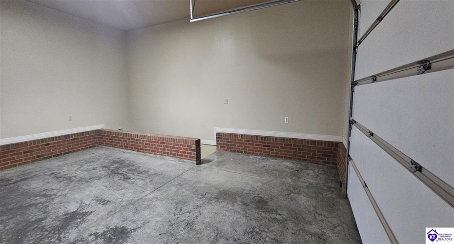 Summersville Road, Greensburg, Kentucky 42743, ,3 BathroomsBathrooms,For Sale,Summersville Road,HK24003356