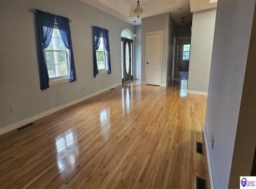 Summersville Road, Greensburg, Kentucky 42743, ,3 BathroomsBathrooms,For Sale,Summersville Road,HK24003356 Summersville Road, Greensburg, Kentucky 42743, ,3 BathroomsBathrooms,For Sale,Summersville Road,HK24003356