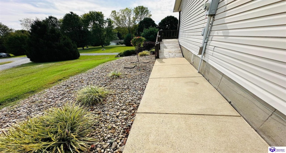 Fallen Timber Road, Campbellsville, Kentucky 42718, ,3 BathroomsBathrooms,For Sale,Fallen Timber Road,HK24003370