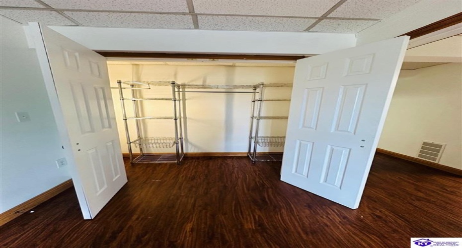 Fallen Timber Road, Campbellsville, Kentucky 42718, ,3 BathroomsBathrooms,For Sale,Fallen Timber Road,HK24003370