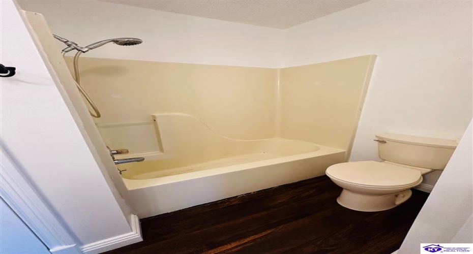 Fallen Timber Road, Campbellsville, Kentucky 42718, ,3 BathroomsBathrooms,For Sale,Fallen Timber Road,HK24003370