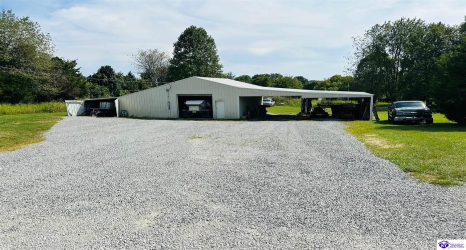Fallen Timber Road, Campbellsville, Kentucky 42718, ,3 BathroomsBathrooms,For Sale,Fallen Timber Road,HK24003370