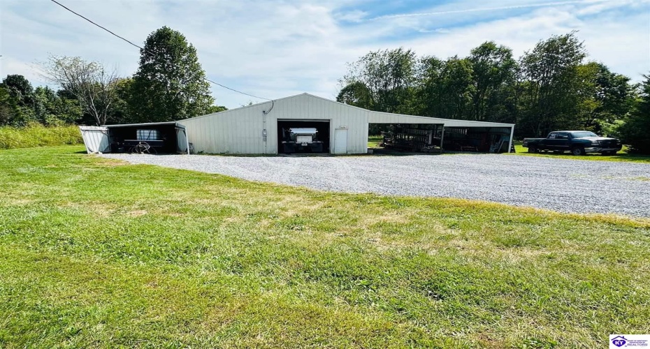 Fallen Timber Road, Campbellsville, Kentucky 42718, ,3 BathroomsBathrooms,For Sale,Fallen Timber Road,HK24003370